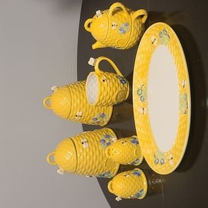 Coffee yellow bee set.